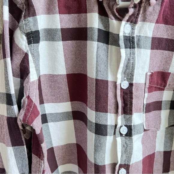 URBAN Youth Long Sleeve Button Down Wine/Black/White Checks M (10-12) - Picture 6 of 6